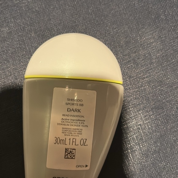 Shiseido Sports BB spf 50 #Dark 30ml - Picture 3 of 3